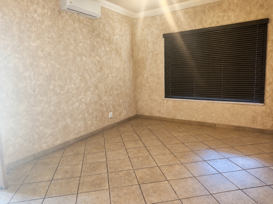 3 Bedroom Property for Sale in Azalea Park North West